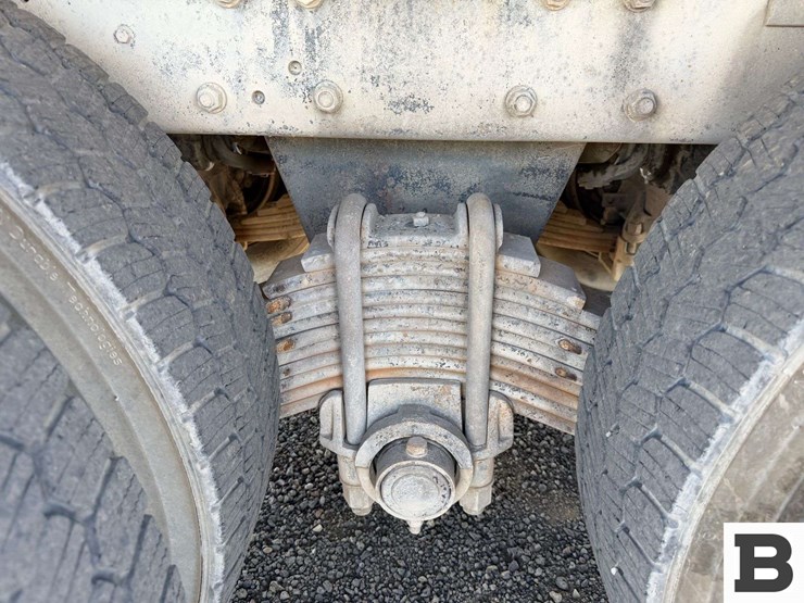 1990-mack-rd688s-image-36