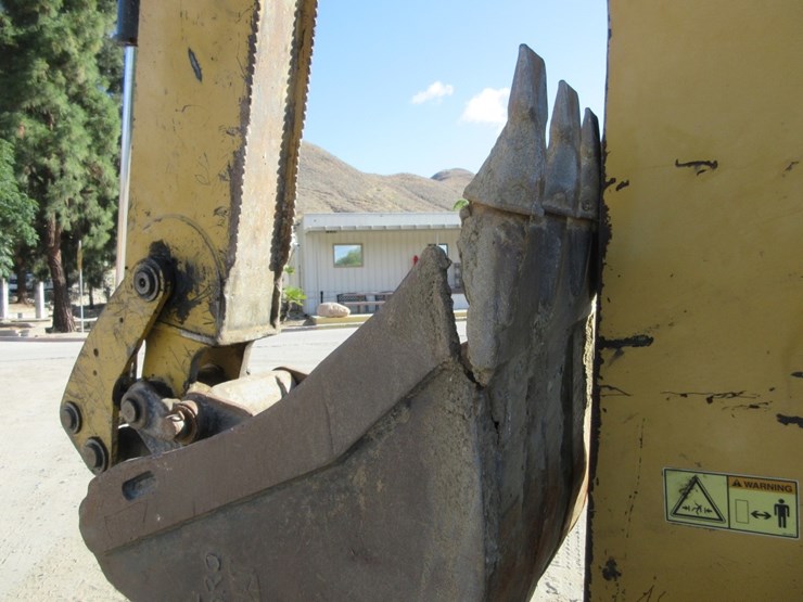 2013-caterpillar-420f-image-25