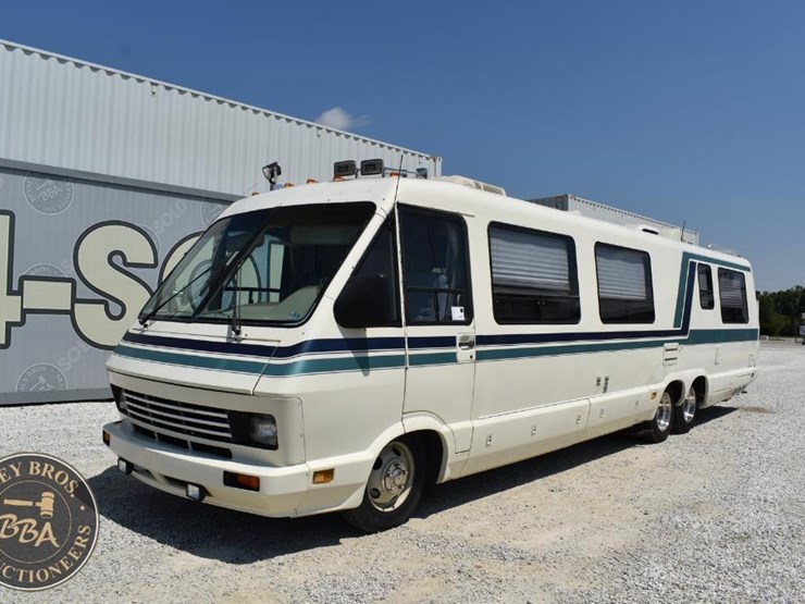 1988-chevrolet-winnebago-42962-image-2