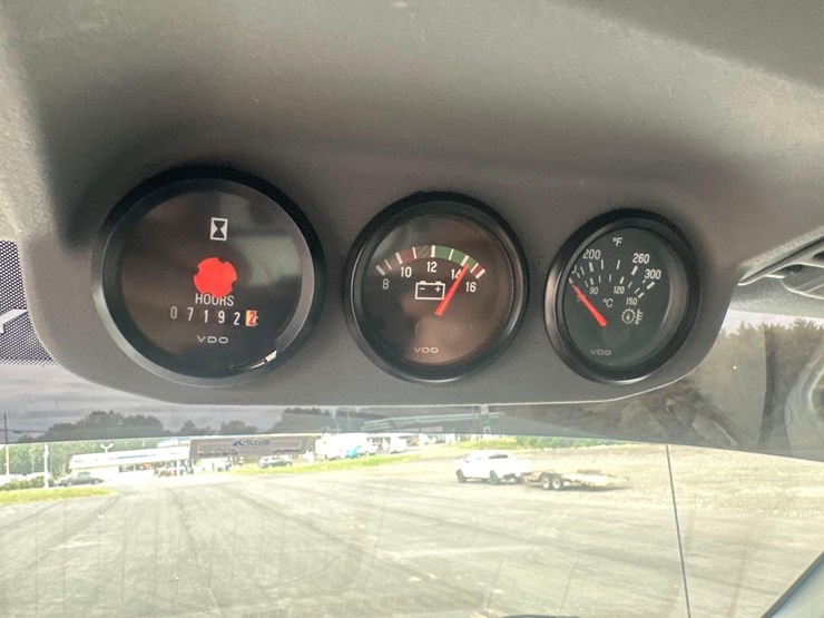 2013-ford-f750-image-41