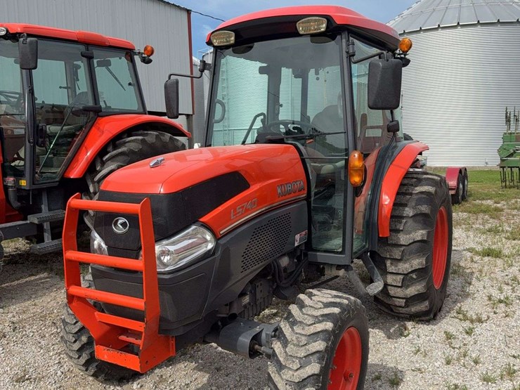 2010-kubota-l5740-image-3