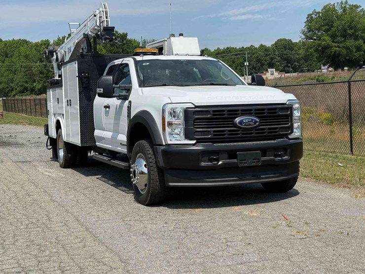 2026-ford-f550-xl-image-3