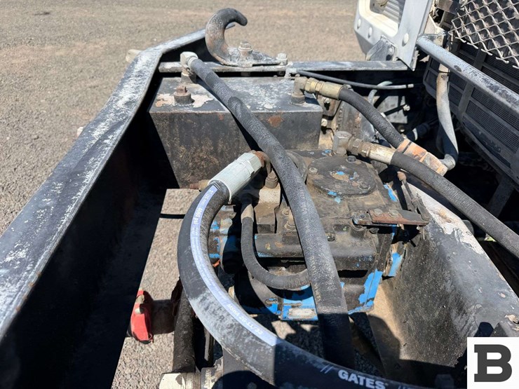1990-mack-rd688s-image-11