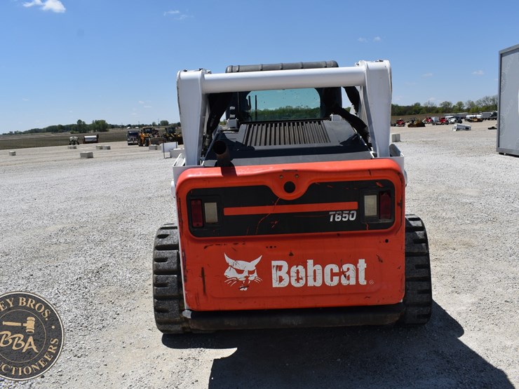 2020-bobcat-t650-image-34
