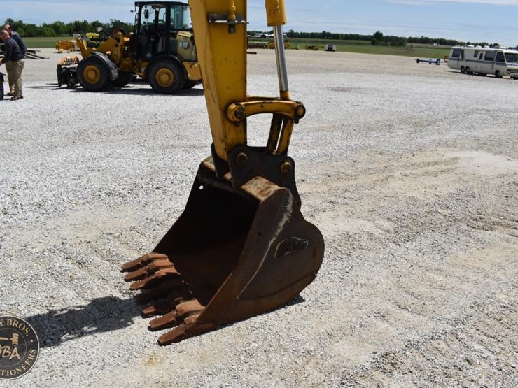2020-komatsu-pc88mr-10-image-31