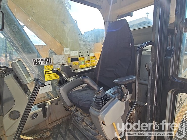 2018-caterpillar-335fl-image-26