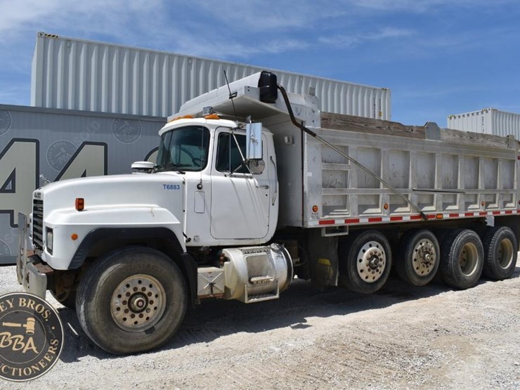 1996-mack-rd688s-image-5