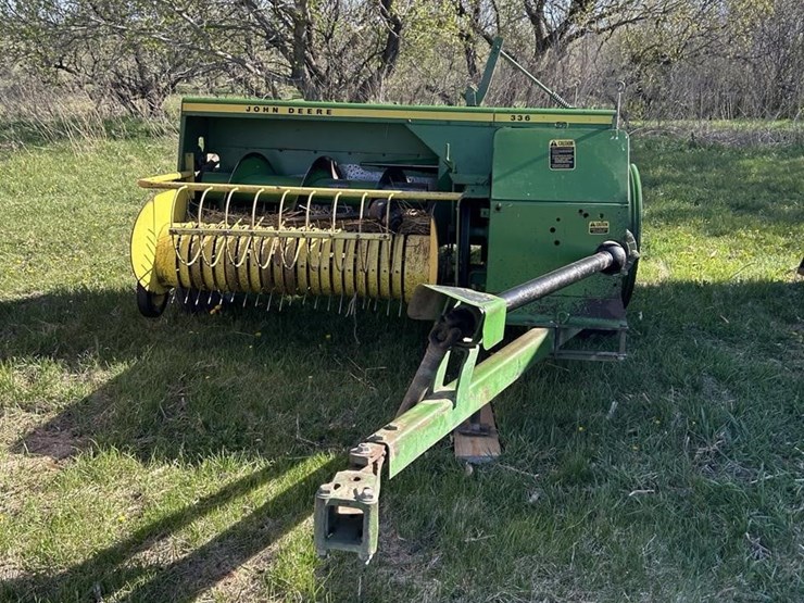 john-deere-336-image-2