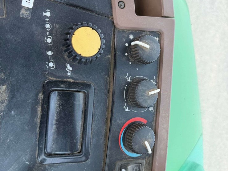 1995-john-deere-7400-image-53