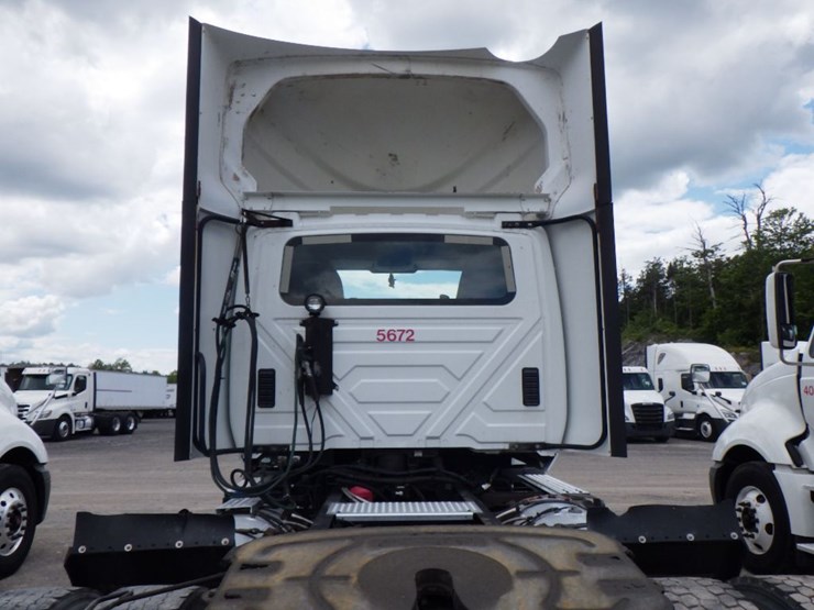 2016-international-prostar-image-12