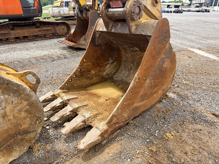 caterpillar-336-image-16