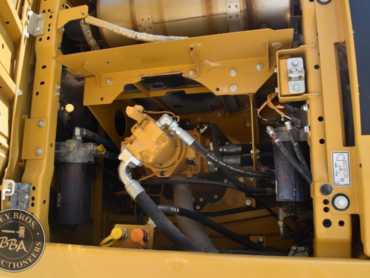 2019-caterpillar-336-image-51