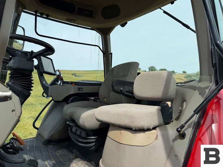 2015-case-ih-magnum-180-image-78