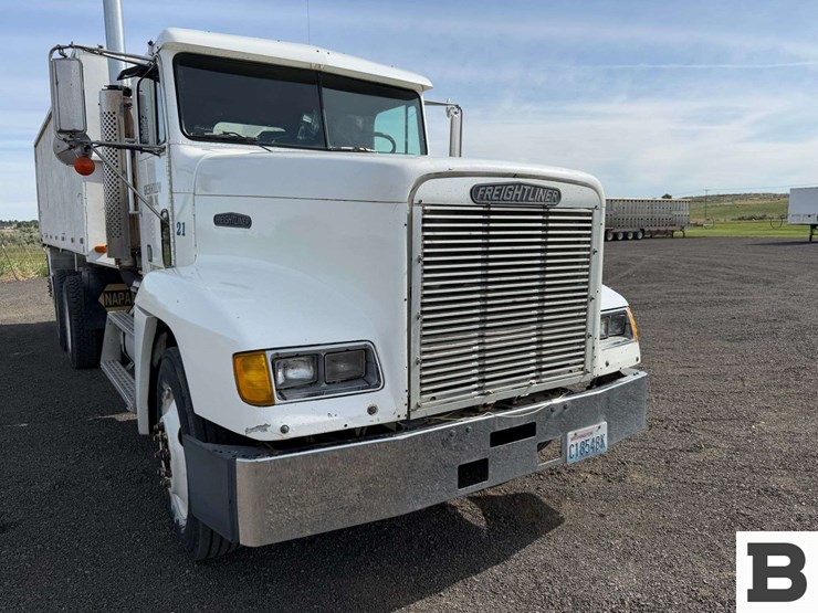 1989-freightliner-fld120-image-9