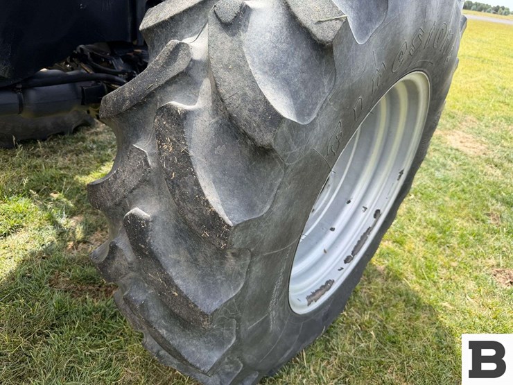 2015-case-ih-magnum-180-image-52