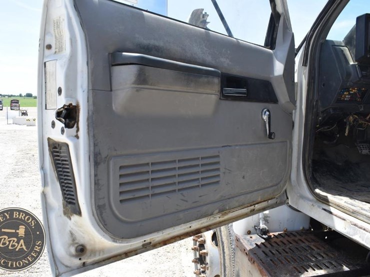 1999-gmc-topkick-c7500-image-33