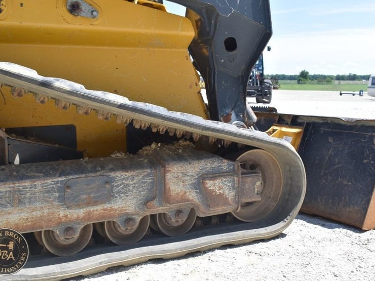 2019-deere-333g-image-36