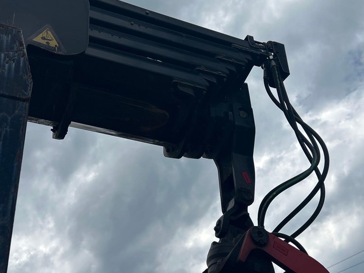 2016-mack-granite-gu713-image-36