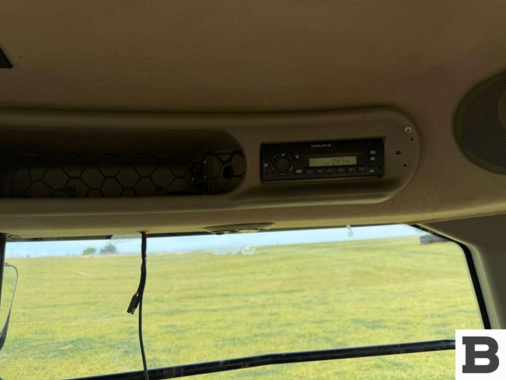 2014-case-ih-magnum-200-cvt-image-90