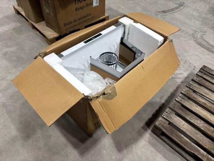 unused-crown-pro-b09-36-in.-stainless-steel-range-image-4