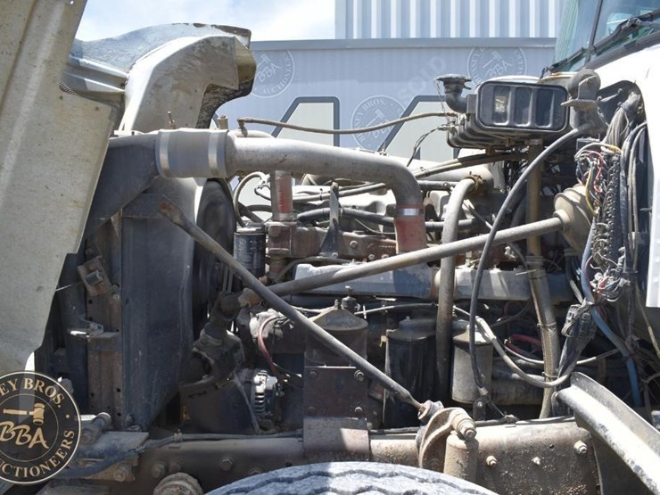 1996-mack-rd688s-image-18