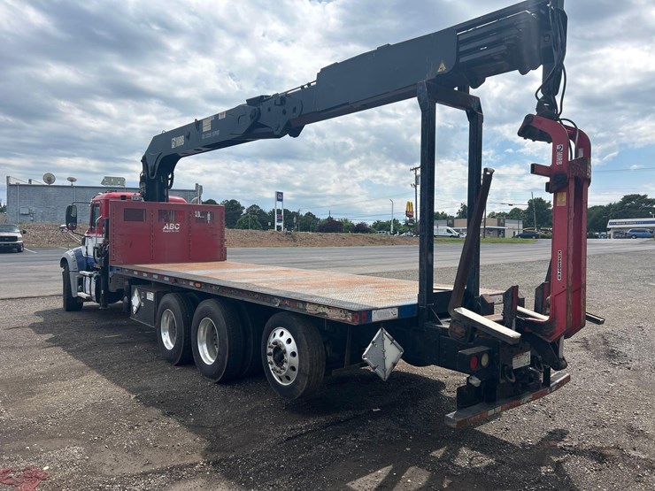 2016-mack-granite-gu713-image-4