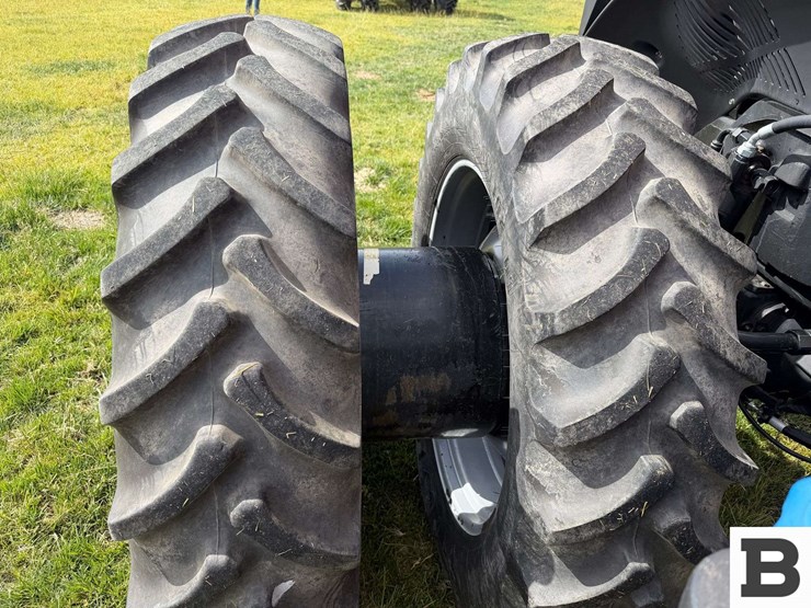 2012-case-ih-magnum-340-image-23