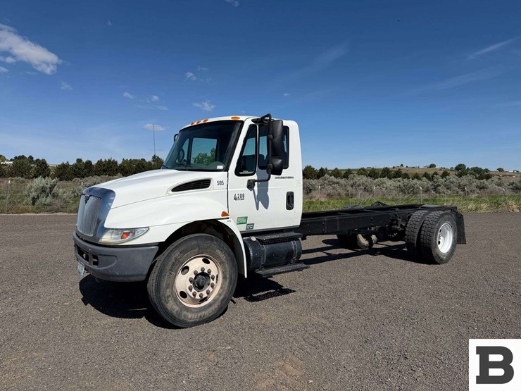 2006-international-durastar-4200-image-1