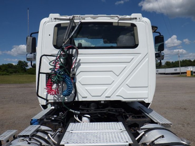 2018-international-prostar-image-8