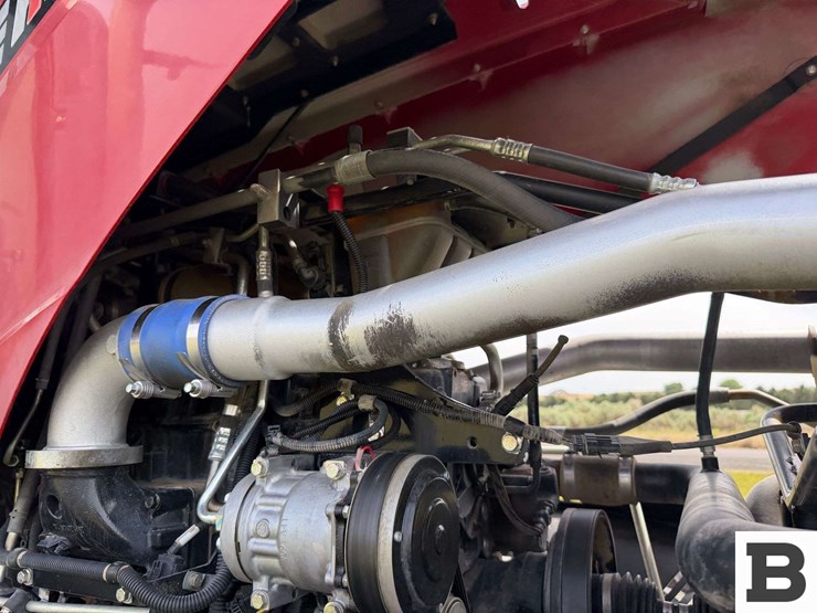 2011-case-ih-magnum-260-image-79