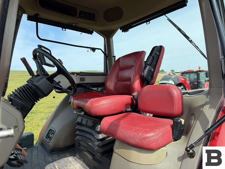 2014-case-ih-magnum-260-cvt-image-94