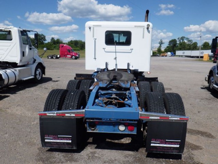 2012-peterbilt-367-image-11