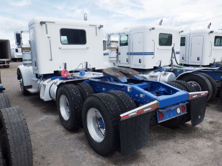 2013-peterbilt-367-image-11
