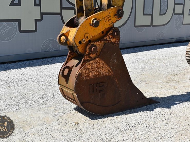2005-caterpillar-320cl-image-17