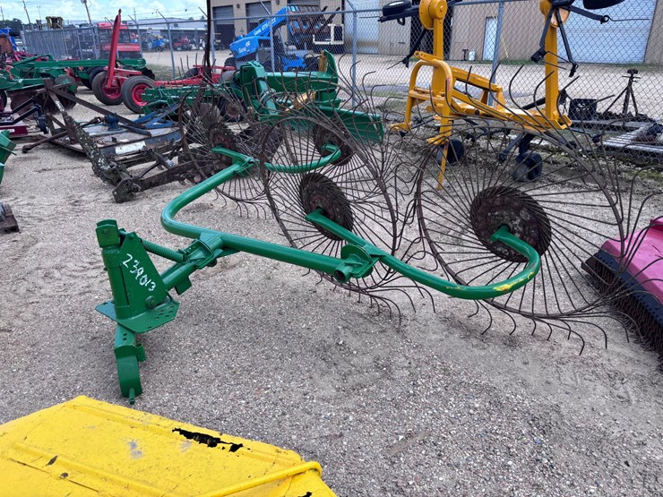 #1013-•-3-point-hay-rake-image-3