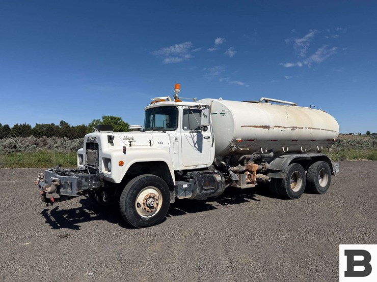 1990-mack-rd688s-image-1