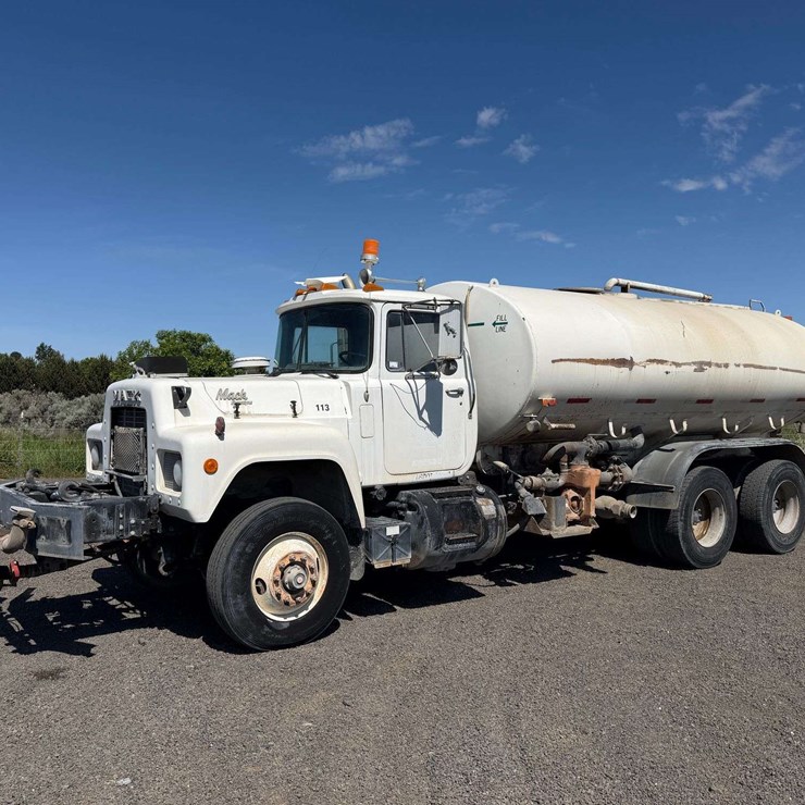 1990 MACK RD688S