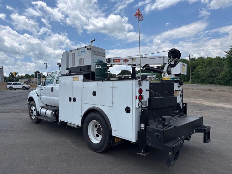 2015-ford-f750-xlt-image-3