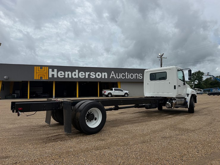 2016-hino-338-image-4