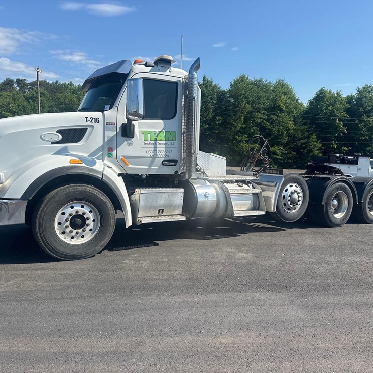 2016 PETERBILT 567