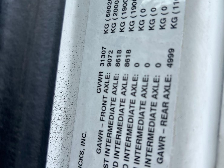 2016-mack-granite-gu713-image-67