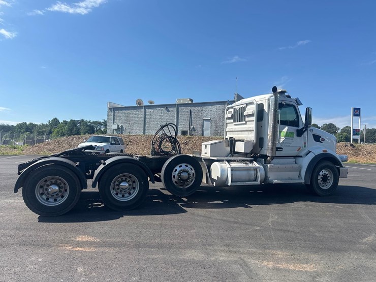 2016-peterbilt-567-image-9