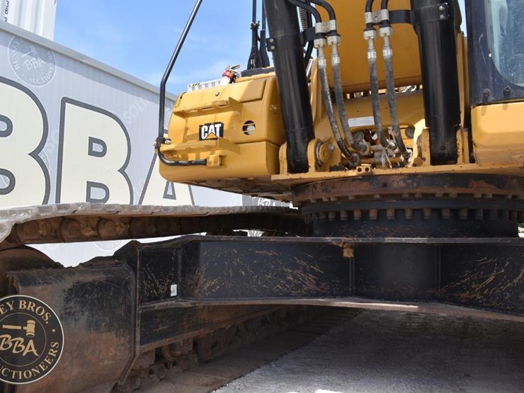 2019-caterpillar-336-image-25