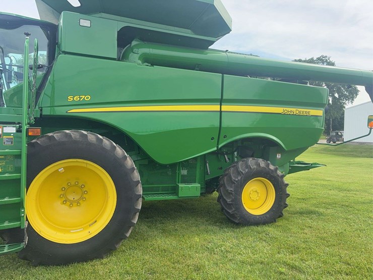 2013-john-deere-s670-image-8
