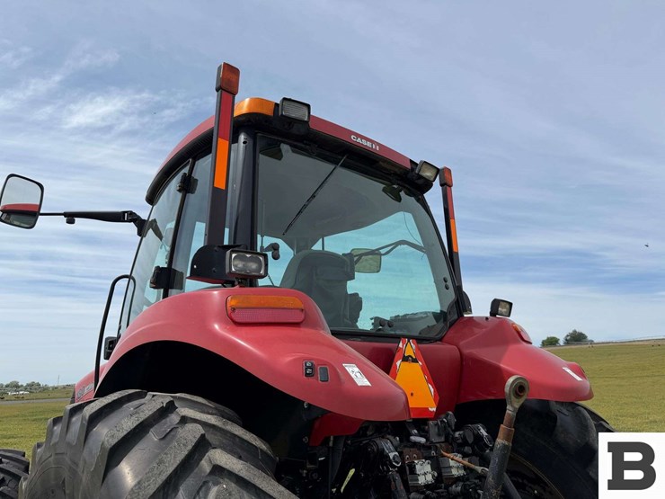 2010-case-ih-magnum-180-image-29