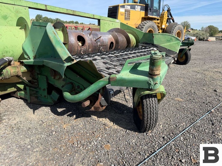 john-deere-212-image-8