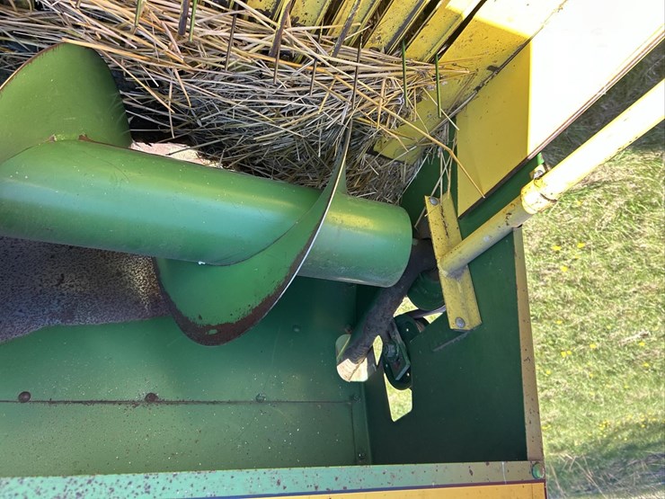 john-deere-336-image-22