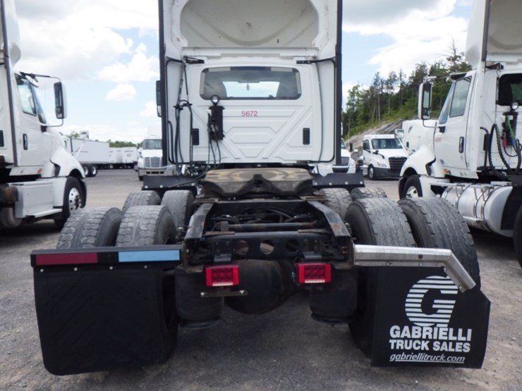 2016-international-prostar-image-10