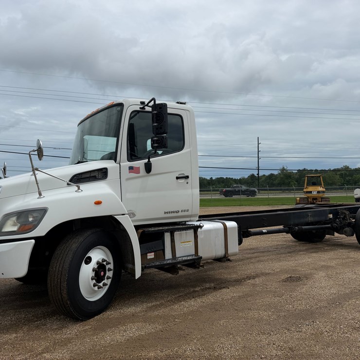 2016 HINO 338