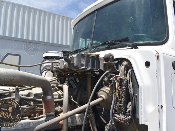 1996-mack-rd688s-image-21